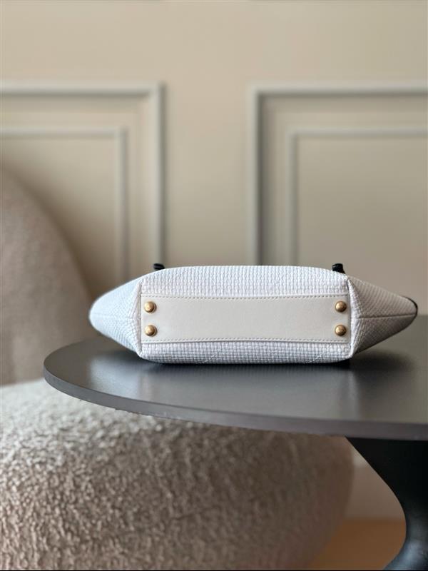 2026131204527298 700